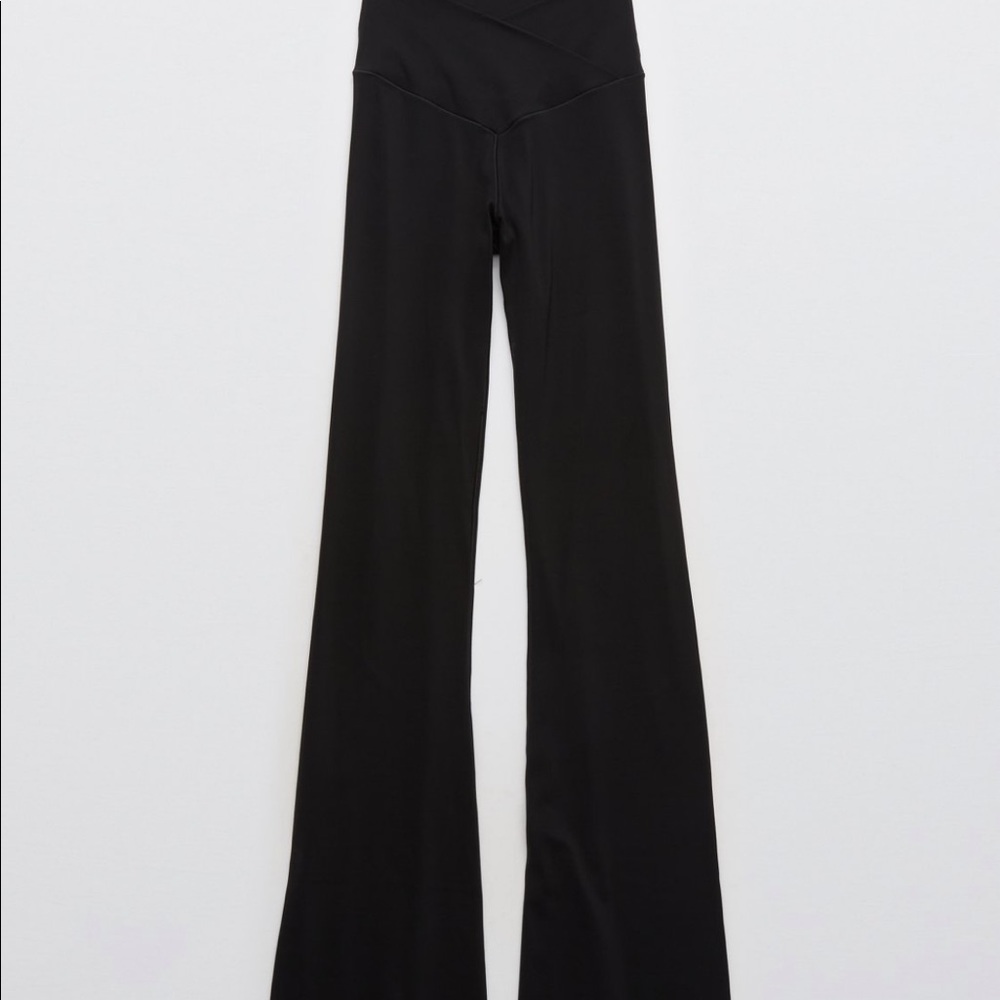 OFFLINE High Waisted Crossover Flare Leggings